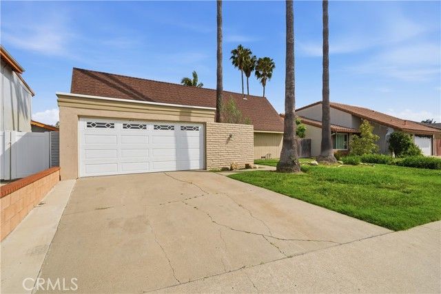 9319 Shrike Avenue, Fountain Valley, CA 92708