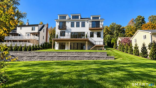 20 North Lake Shore Drive, Brookfield, CT 06804