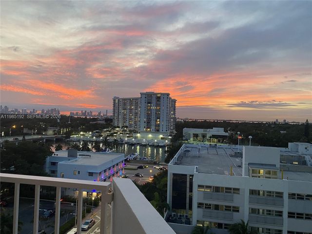 4301 Collins Ave 902, Miami Beach, FL 33140