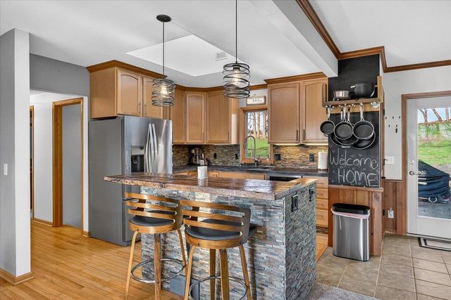 6097 Hellenbrand Road, Waunakee, WI 53597
