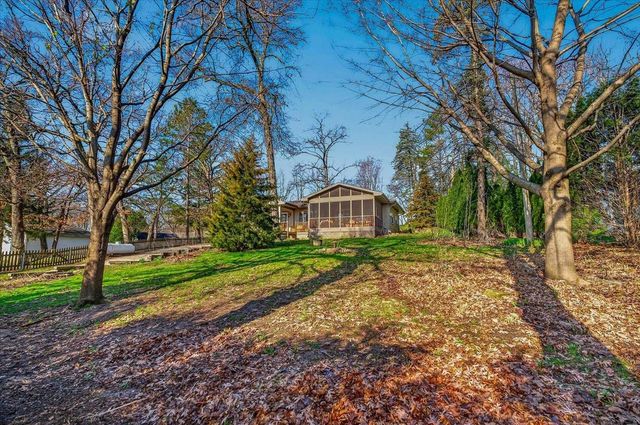 6097 Hellenbrand Road, Waunakee, WI 53597
