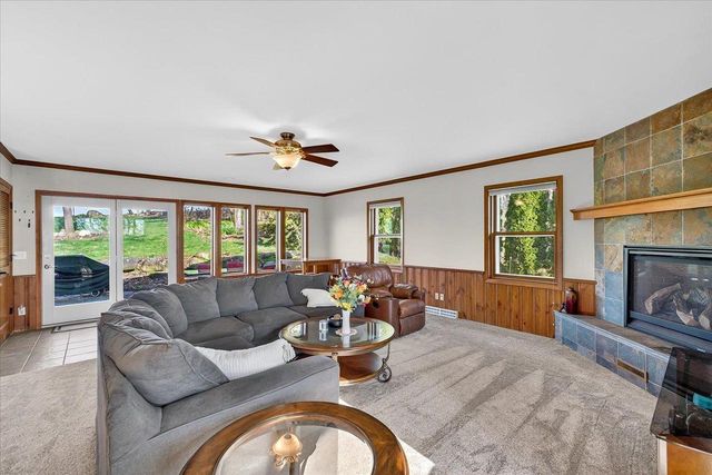 6097 Hellenbrand Road, Waunakee, WI 53597