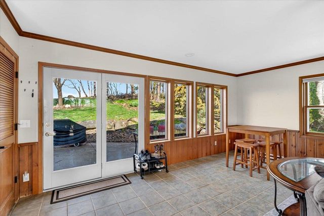 6097 Hellenbrand Road, Waunakee, WI 53597