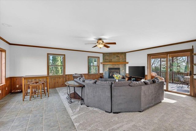 6097 Hellenbrand Road, Waunakee, WI 53597