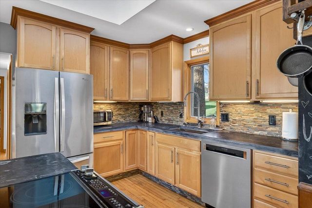 6097 Hellenbrand Road, Waunakee, WI 53597