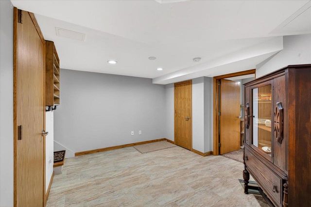 6097 Hellenbrand Road, Waunakee, WI 53597