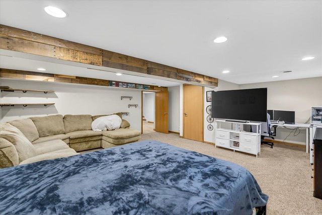 6097 Hellenbrand Road, Waunakee, WI 53597