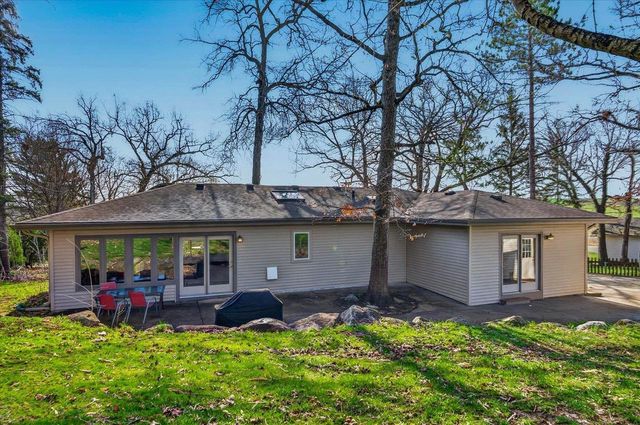 6097 Hellenbrand Road, Waunakee, WI 53597
