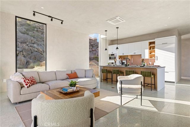 1824 Mountain Shadow Road, Joshua Tree, CA 92252