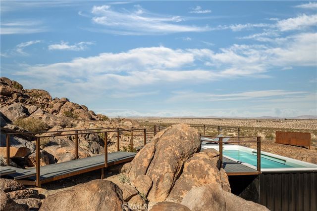 1824 Mountain Shadow Road, Joshua Tree, CA 92252