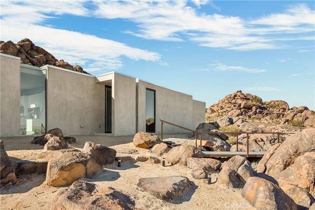 1824 Mountain Shadow Road, Joshua Tree, CA 92252