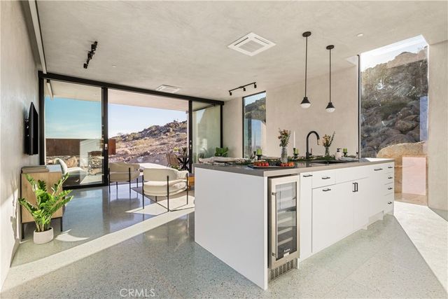 1824 Mountain Shadow Road, Joshua Tree, CA 92252