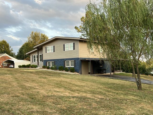 300 Scenic Dr, Shelbyville, TN 37160