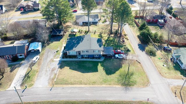 300 Scenic Dr, Shelbyville, TN 37160