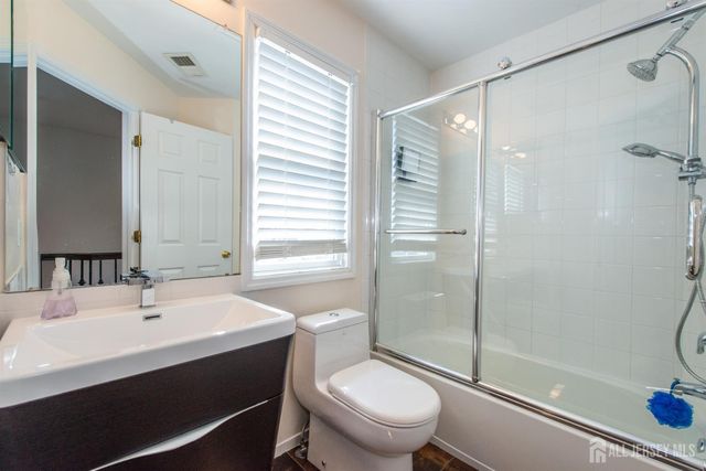 32 Raritan Reach Road, South Amboy, NJ 08879