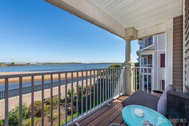 32 Raritan Reach Road, South Amboy, NJ 08879