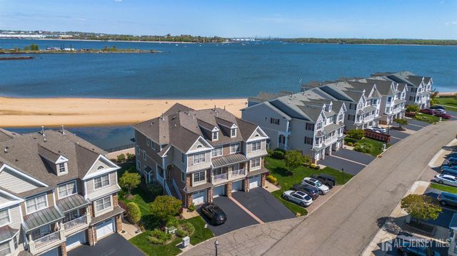 32 Raritan Reach Road, South Amboy, NJ 08879