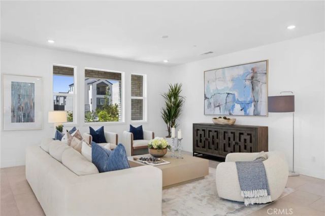 306 Treble, Irvine, CA 92618