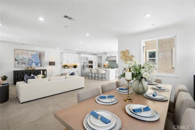 306 Treble, Irvine, CA 92618