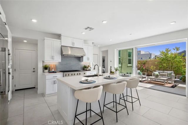 306 Treble, Irvine, CA 92618