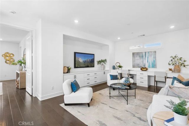 306 Treble, Irvine, CA 92618