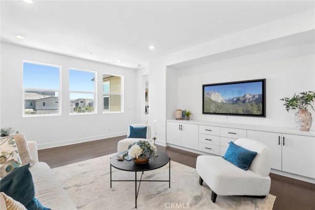 306 Treble, Irvine, CA 92618