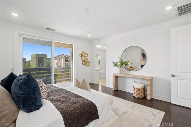 306 Treble, Irvine, CA 92618