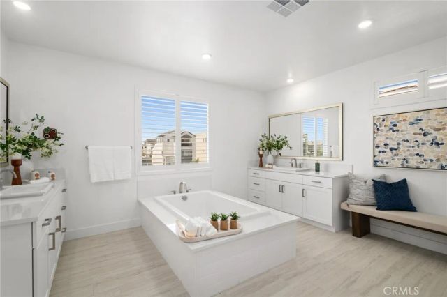 306 Treble, Irvine, CA 92618