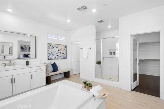 306 Treble, Irvine, CA 92618
