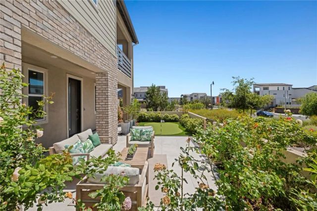 306 Treble, Irvine, CA 92618