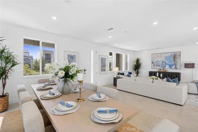 306 Treble, Irvine, CA 92618