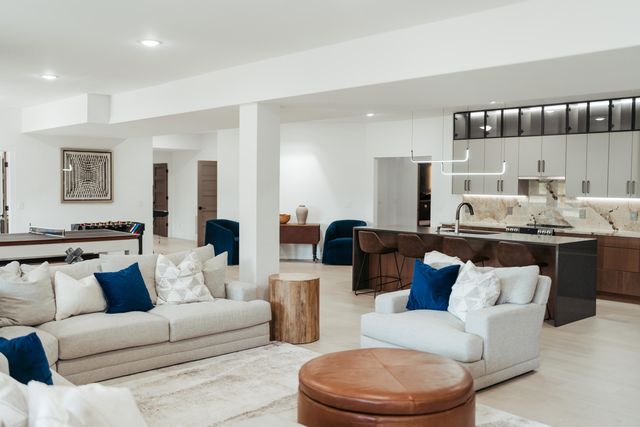 700 N Farm Road 193, Springfield, MO 65802