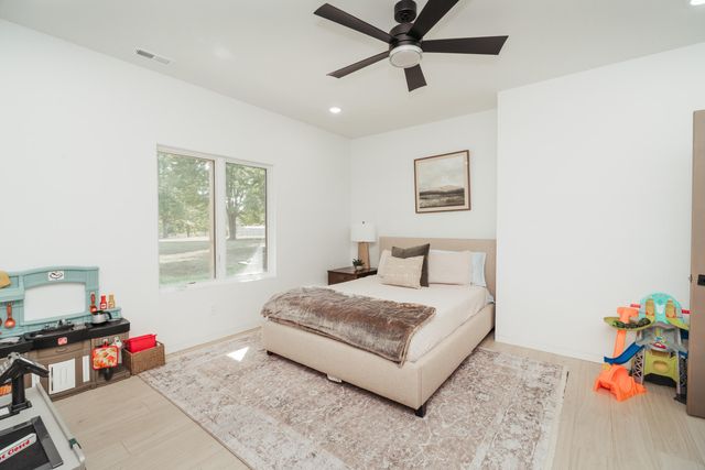 700 N Farm Road 193, Springfield, MO 65802