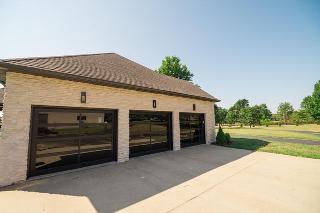 700 N Farm Road 193, Springfield, MO 65802