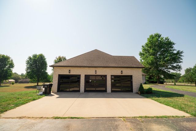 700 N Farm Road 193, Springfield, MO 65802