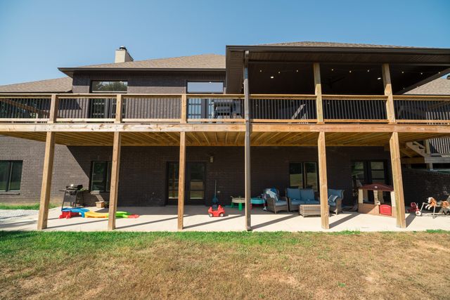 700 N Farm Road 193, Springfield, MO 65802