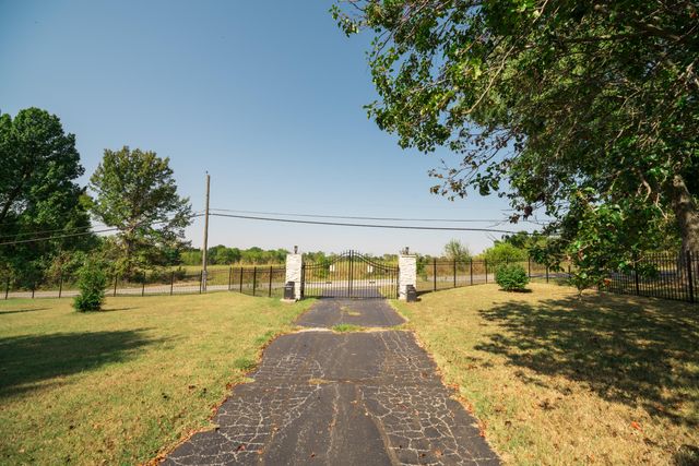 700 N Farm Road 193, Springfield, MO 65802