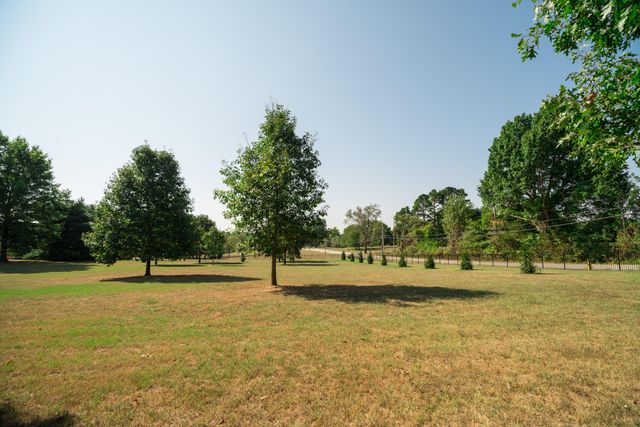 700 N Farm Road 193, Springfield, MO 65802