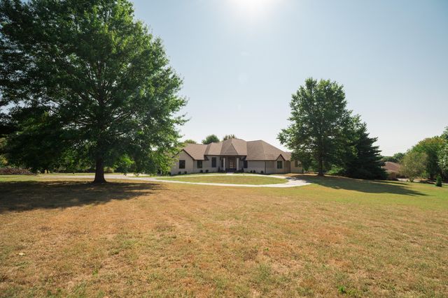 700 N Farm Road 193, Springfield, MO 65802