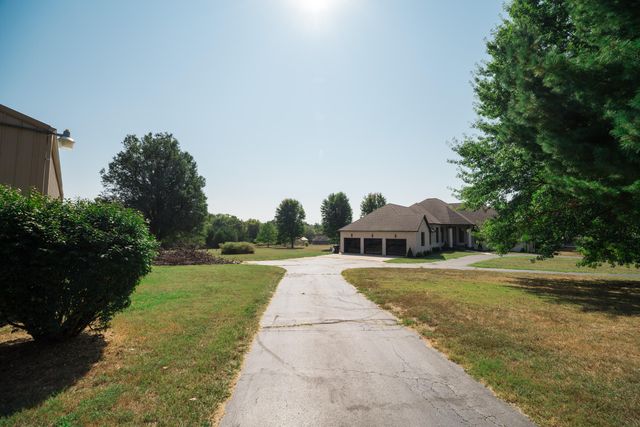 700 N Farm Road 193, Springfield, MO 65802