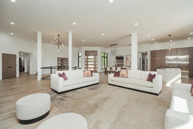 700 N Farm Road 193, Springfield, MO 65802