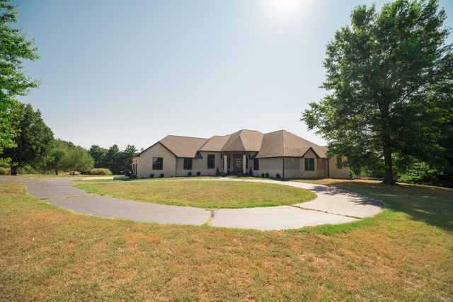 700 N Farm Road 193, Springfield, MO 65802
