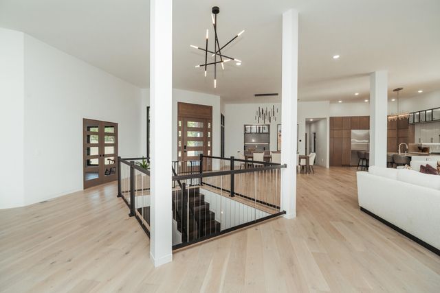 700 N Farm Road 193, Springfield, MO 65802