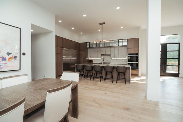 700 N Farm Road 193, Springfield, MO 65802