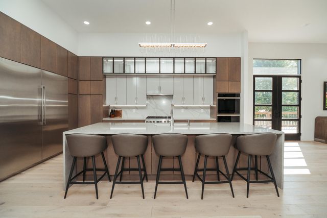 700 N Farm Road 193, Springfield, MO 65802