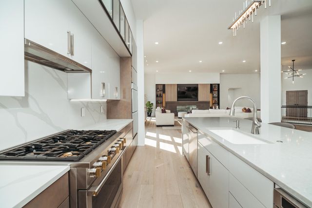 700 N Farm Road 193, Springfield, MO 65802