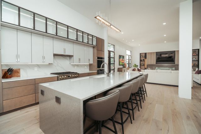 700 N Farm Road 193, Springfield, MO 65802