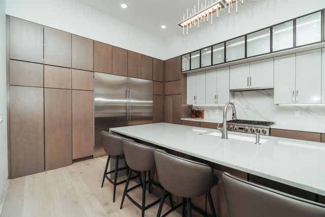 700 N Farm Road 193, Springfield, MO 65802