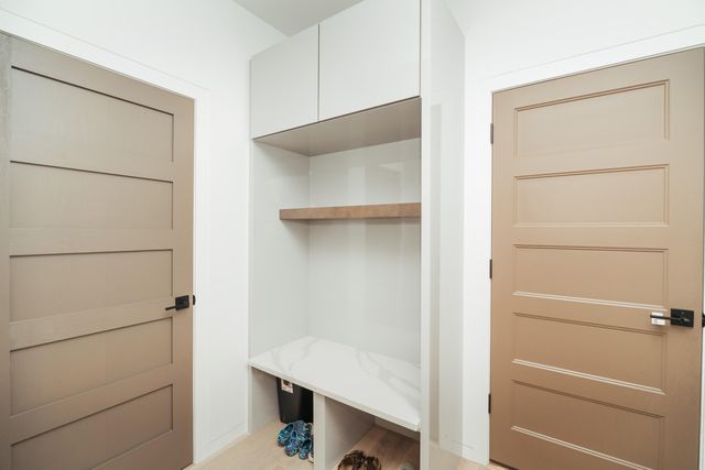 700 N Farm Road 193, Springfield, MO 65802