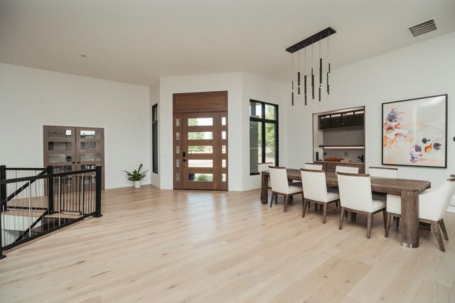 700 N Farm Road 193, Springfield, MO 65802